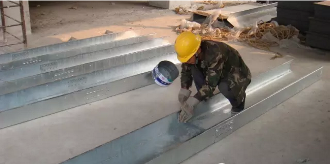 圖文解析電纜橋架安裝實例(圖34) 電纜橋架施工